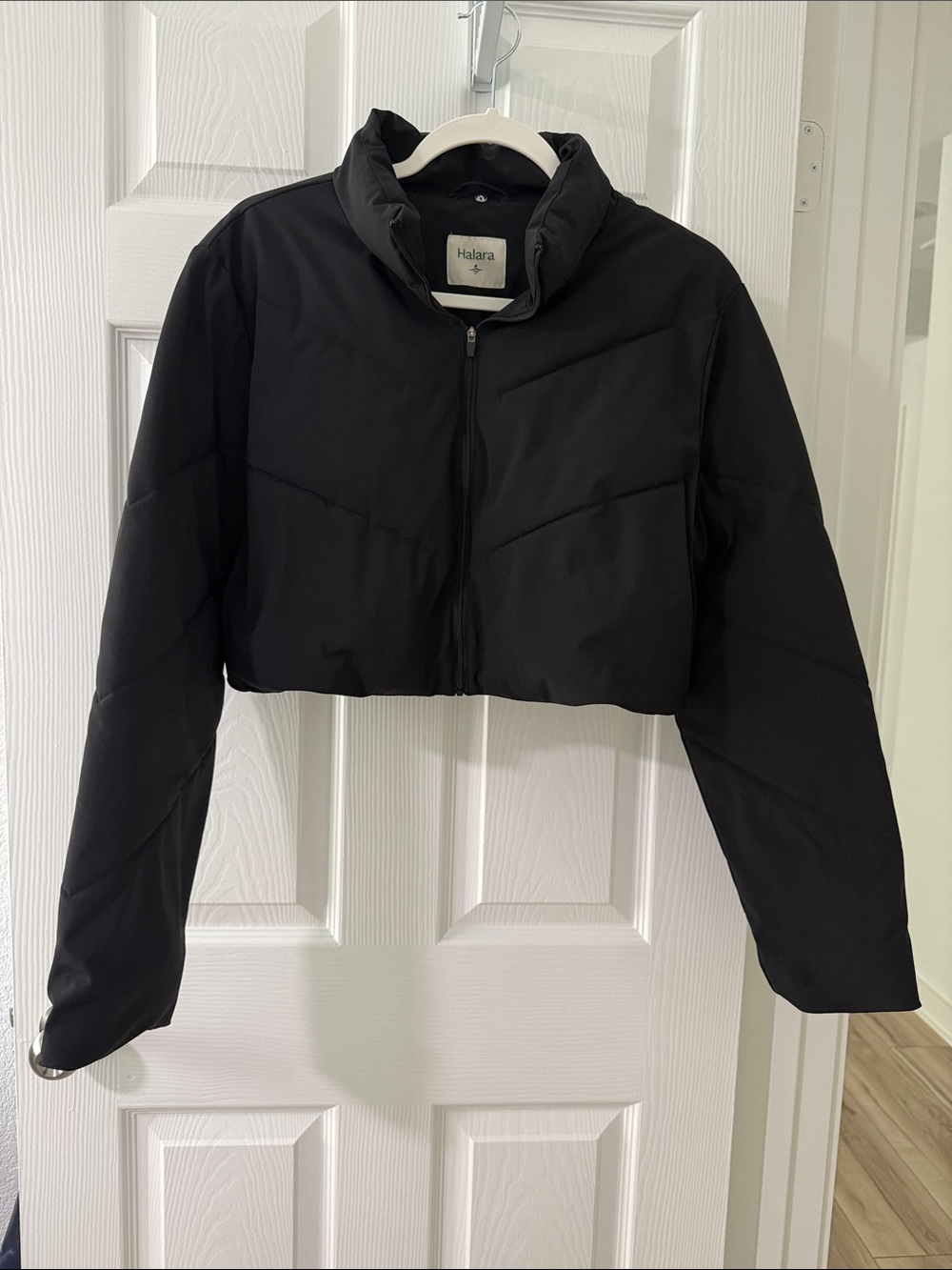 HALARA Black Cropped Puffer Jacket - Lightweight Insulated